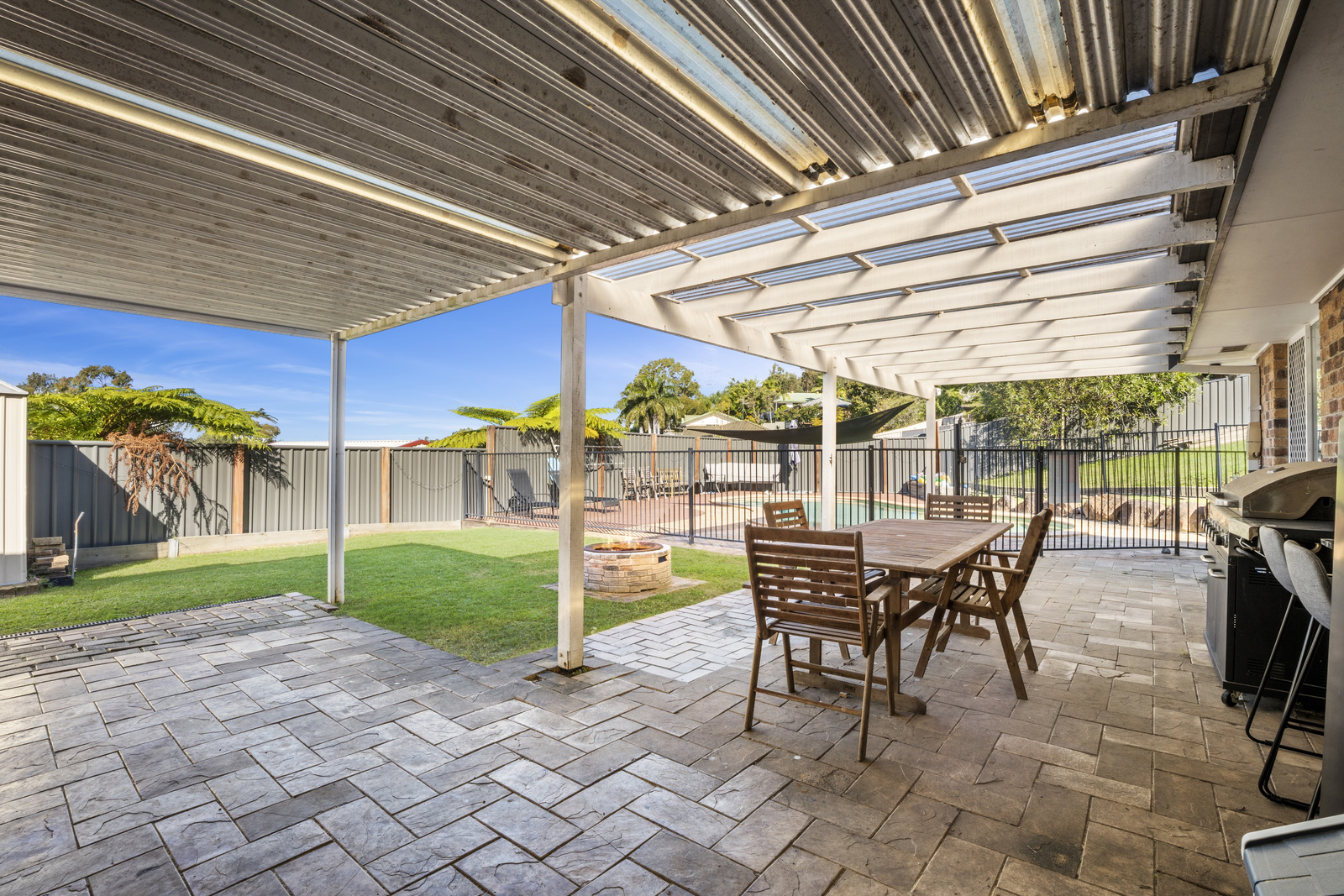 002_Open2view_ID775584-4_Merewether_Court