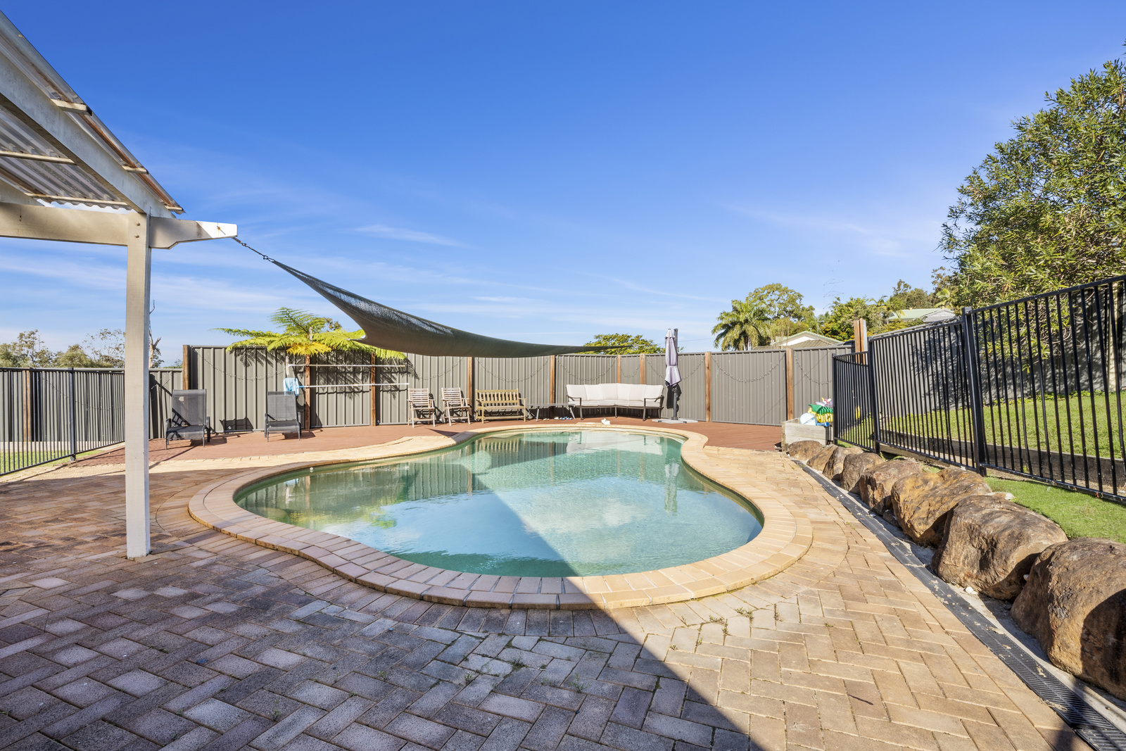 003_Open2view_ID775584-4_Merewether_Court